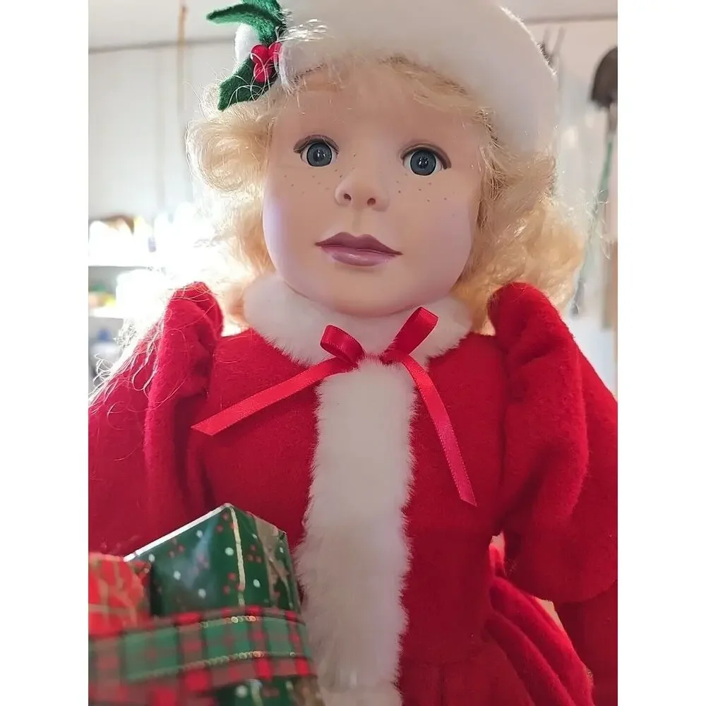 Vtg 1993 Holiday Creations Animated Light Up Girl With Candle Presents Works 24